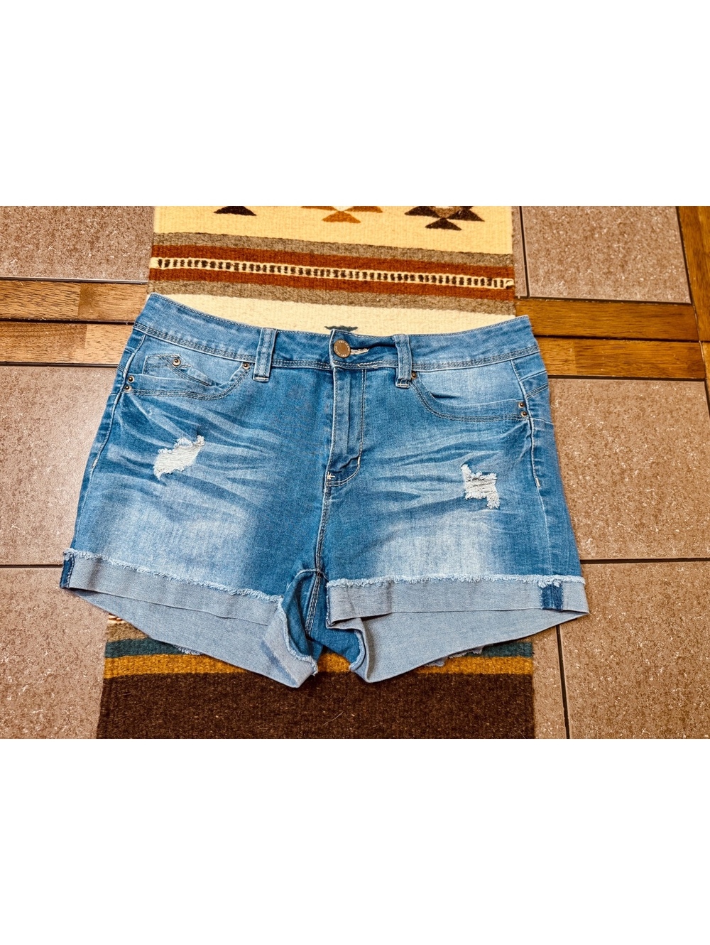 Wanna betta butt YMI Jean shorts size 11